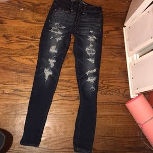 American Eagle Distressed jeans